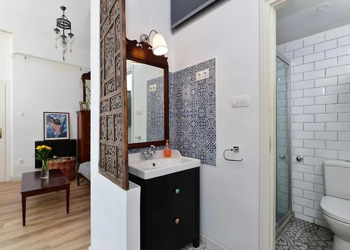 بيت للعطل Castle Hill Garden